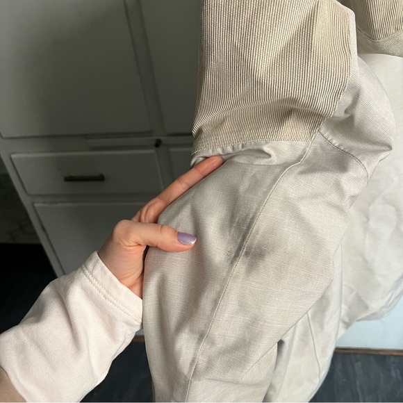 Helly Hansen Women’s Ski Jacket - Picture 5 of 6